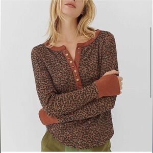 EUC - Free People Everest Henley Leopard Print